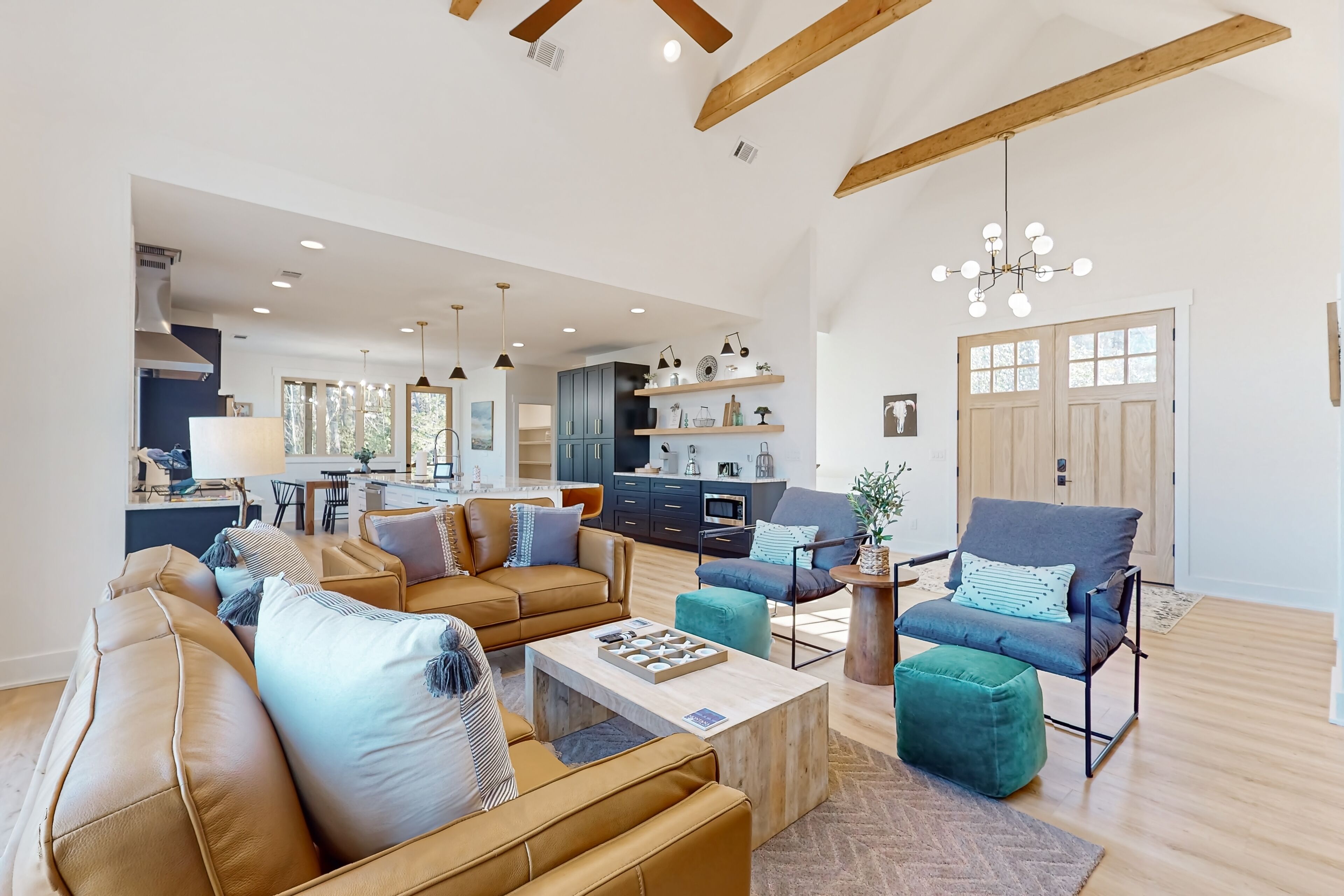 Fernseher, Kamin, Tischtennisplatte, Bücher