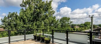 Luxury 3Br House! Indoor Parking! 10 min to DT!