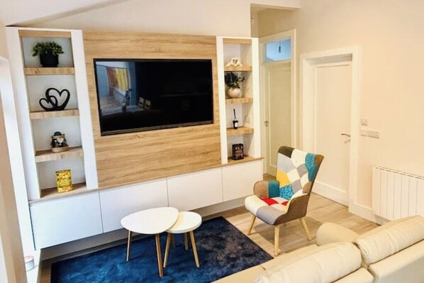 Smart TV, books