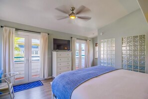 House, Multiple Beds, Balcony, Partial Ocean View | 2 bedrooms, individually decorated, individually furnished, bed sheets - Coastal Haven (San Diego)