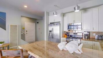 House, Multiple Beds, Balcony, Partial Ocean View | Private kitchen | Coffee/tea maker