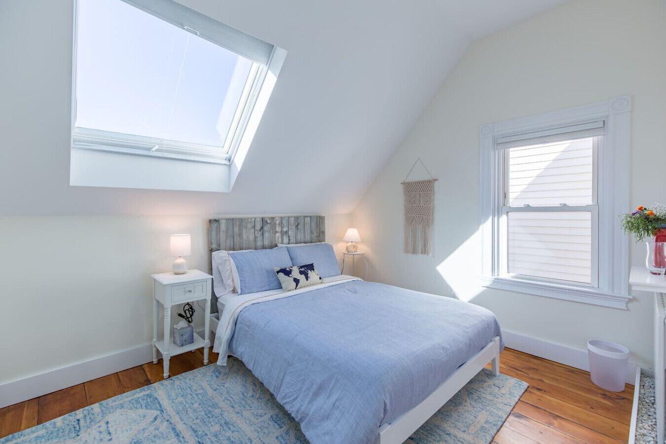 3 bedrooms, desk, iron/ironing board, travel crib