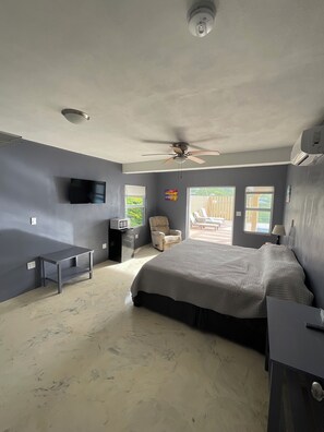 4 bedrooms, iron/ironing board, WiFi, bed sheets - New 4-bedroom house overlooking the ocean with beautiful view and ocean sound (Christiansted)