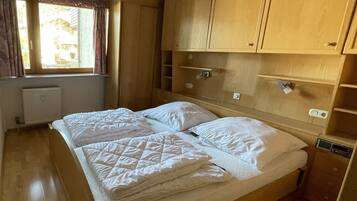 1 Schlafzimmer, Bügeleisen/Bügelbrett, Reisekinderbett, kostenloses WLAN