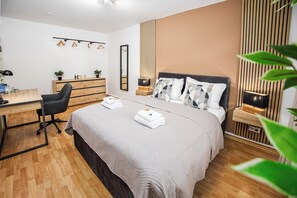 2 bedrooms, desk, iron/ironing board, travel cot