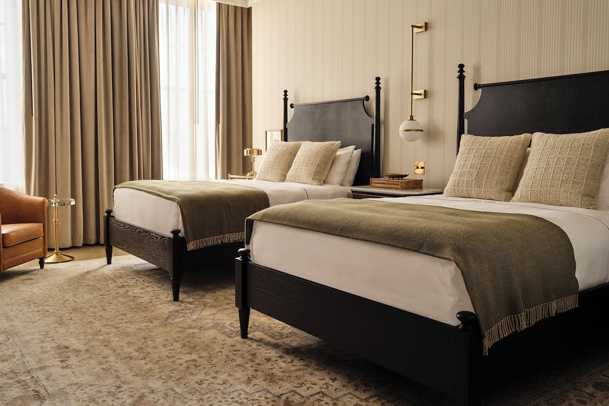 Room | 1 bedroom, premium bedding, minibar, in-room safe