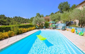 A heated pool - Lovely home in Chassiers (Chassiers)