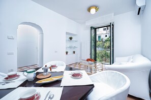 TV - Francesca Flat   Amalfi (SA)