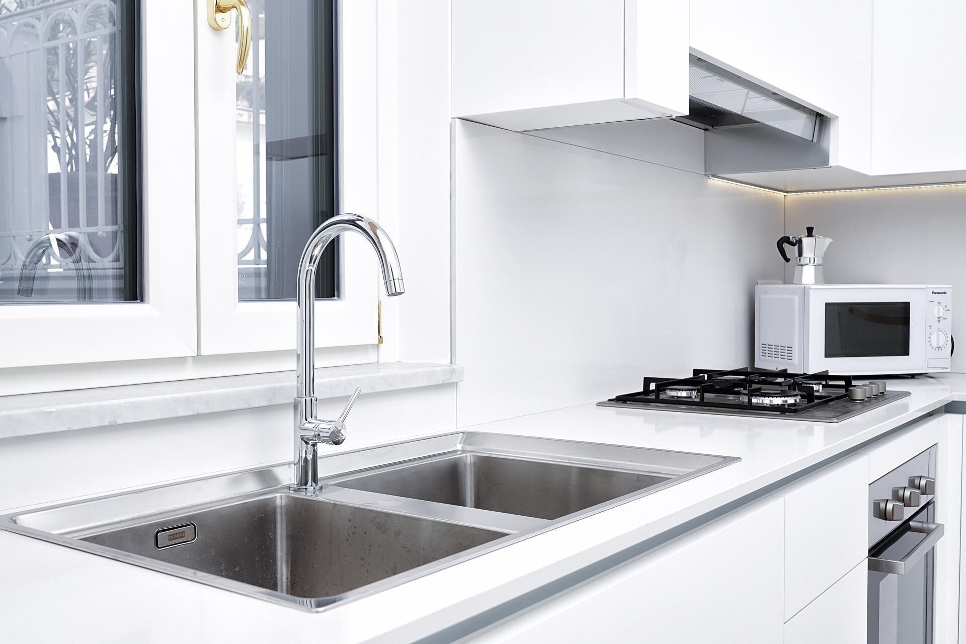 Microwave, oven, stovetop, dishwasher