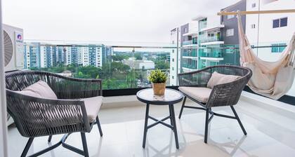 Mordern 3BR! 9fl, King Bed! Sti!,