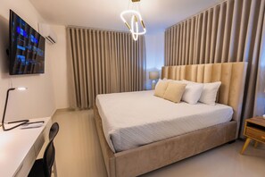 3 habitaciones, escritorio, tabla de planchar con plancha y wifi 