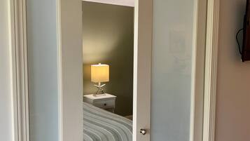 1 bedroom, WiFi (free), bed sheets