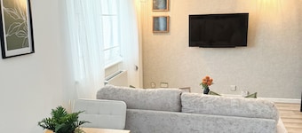1124 Manchester Studio Apartments