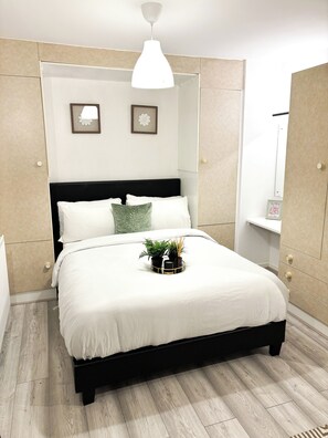 1 dormitori, planxa i posts de planxar, wifi i roba de llit 