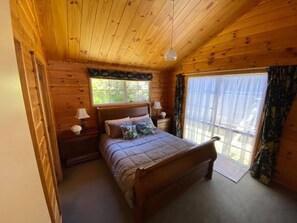 5 Schlafzimmer, Bügeleisen/Bügelbrett, Reisekinderbett, WLAN