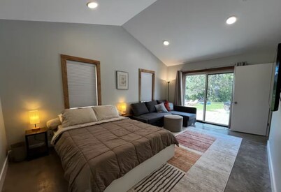 The North Oak, a Modern Cabin