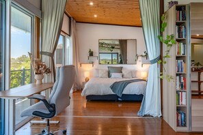 4 bedrooms, desk, iron/ironing board, WiFi