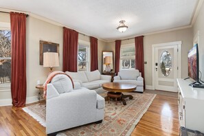 House, Multiple Beds, Patio (1500 W Oak Street) | Living area | 55-inch flat-screen TV with digital channels