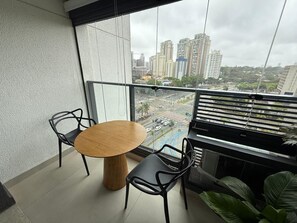 Gallery Apartment | Outdoor dining