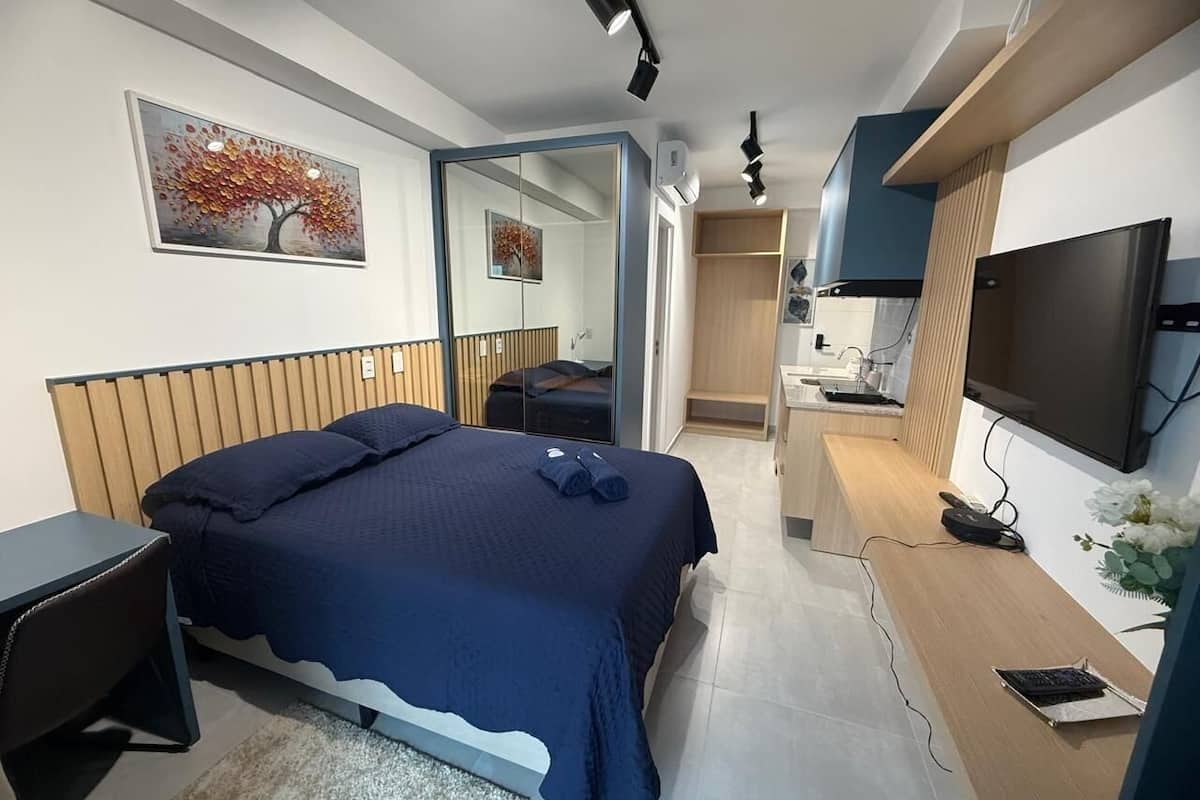 Apartamento superior | 1 quarto, cortinas blackout, Wi-Fi de cortesia