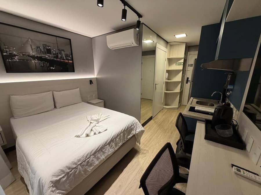 1 bedroom, blackout curtains, free WiFi, bed sheets