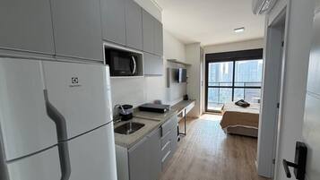 Elite Apartment | 1 bedroom, blackout drapes, WiFi (free), bed sheets