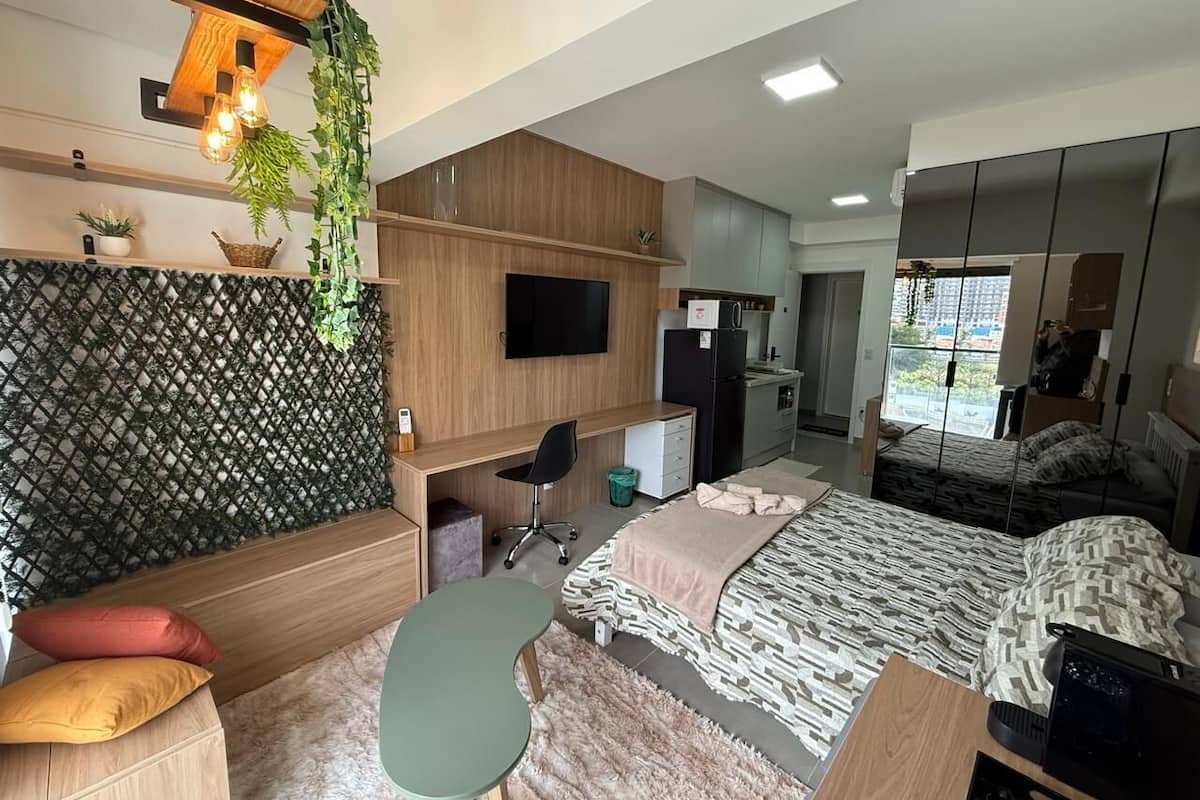 Signature Apartment | 1 bedroom, blackout drapes, free WiFi