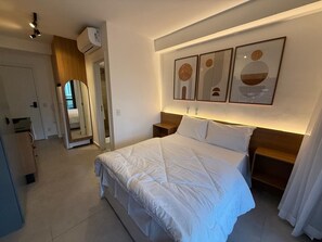 Club Apartment | 1 bedroom, blackout drapes, WiFi (free), bed sheets
