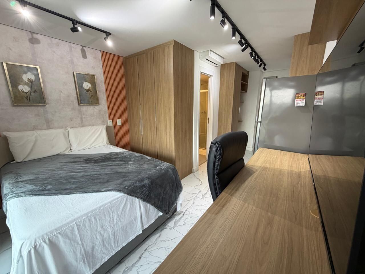 Club Apartment | 1 bedroom, blackout drapes, WiFi (free), bed sheets
