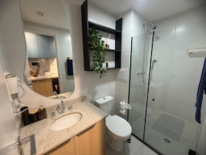 Superior Apartment | Bathroom