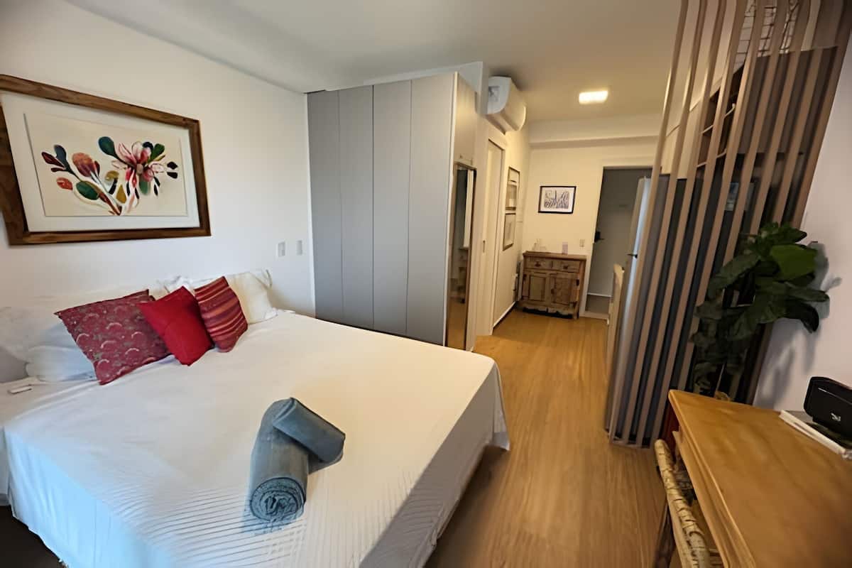 Exclusive Apartment | 1 bedroom, blackout drapes, WiFi (free), bed sheets