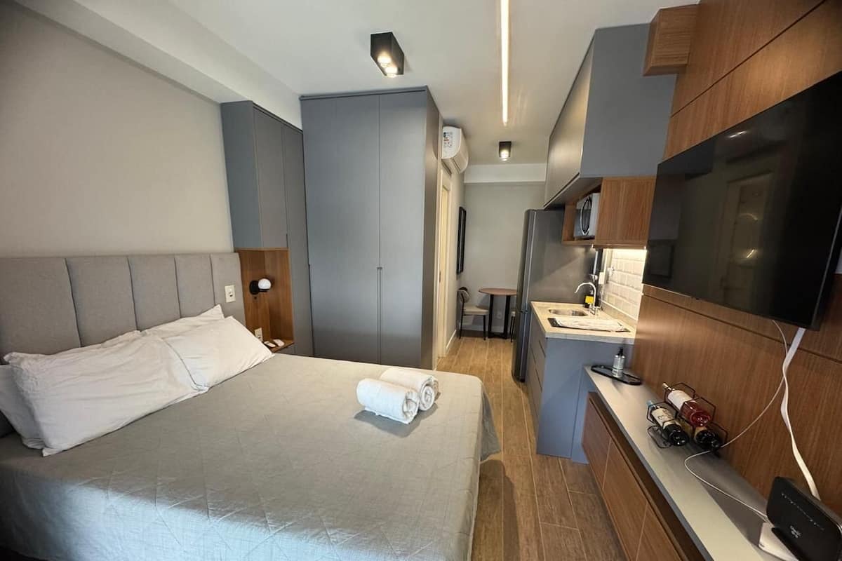 Comfort Apartment | 1 bedroom, blackout drapes, WiFi (free), bed sheets