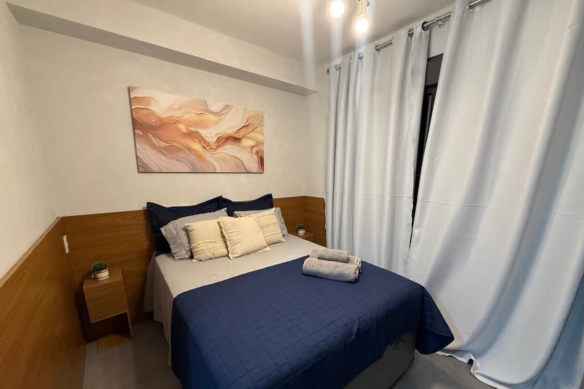 Apartamento romântico | 1 quarto, cortinas blackout, Wi-Fi de cortesia