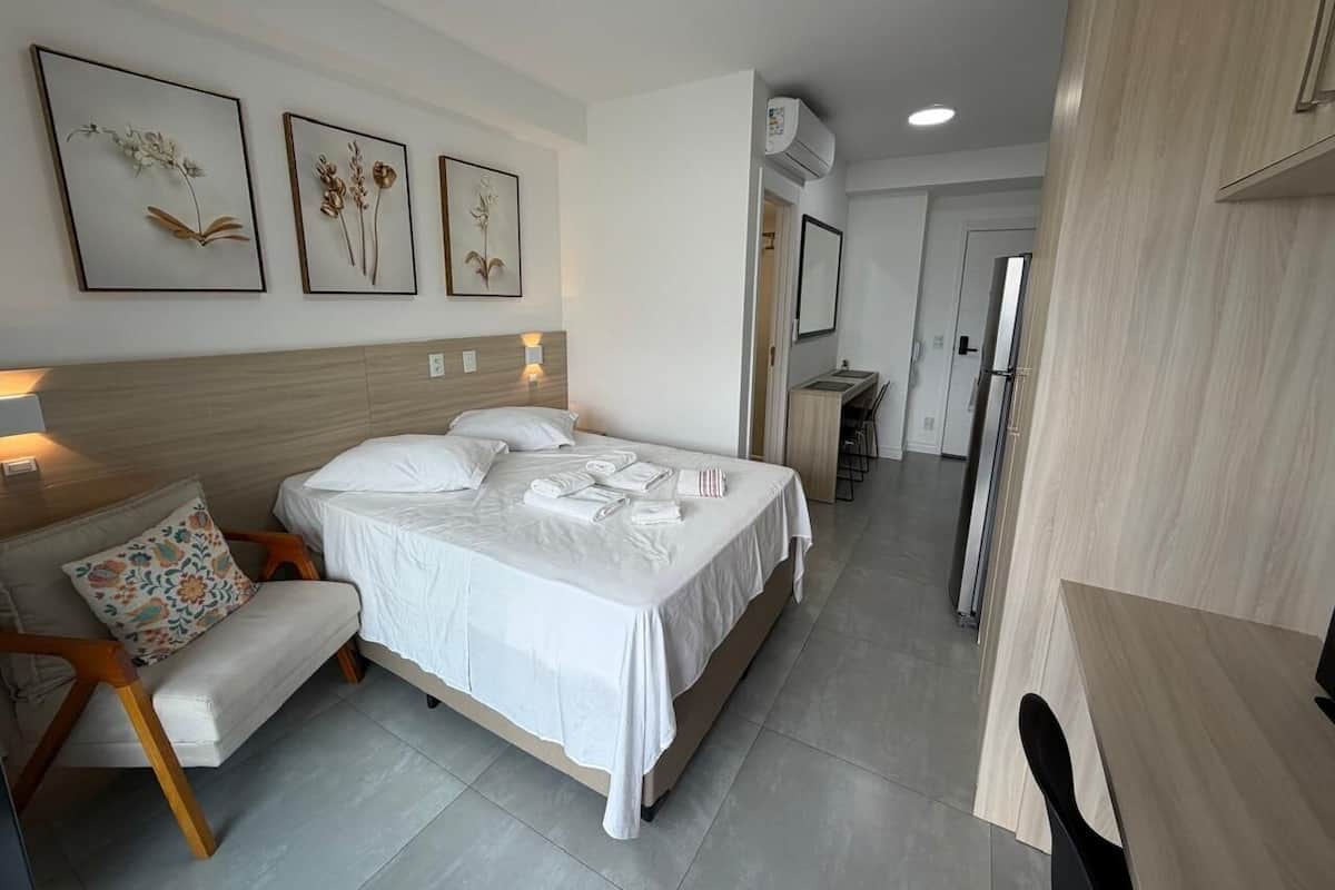 Apartamento romântico | 1 quarto, cortinas blackout, Wi-Fi de cortesia