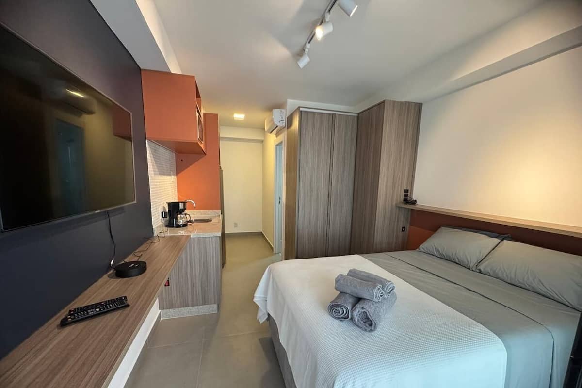 Panoramic Apartment | 1 bedroom, blackout drapes, WiFi (free), bed sheets