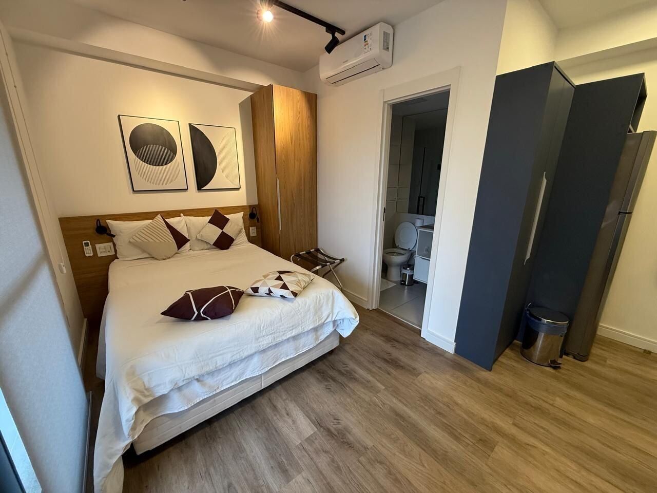 Grand Apartment | 1 bedroom, blackout drapes, free WiFi