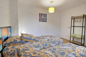 2 chambres, fer et planche à repasser, Wi-Fi gratuit, draps fournis