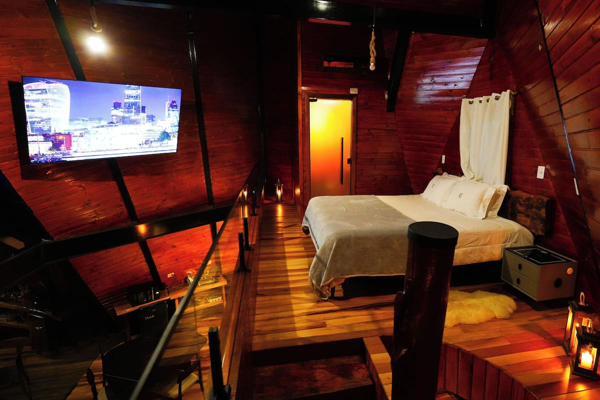 1 bedroom, desk, laptop workspace, free WiFi