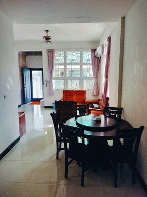 Lobby sitting area - Yilan Hall 2 (Jincheng)