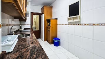 Réfrigérateur, micro-ondes, four, lave-vaisselle