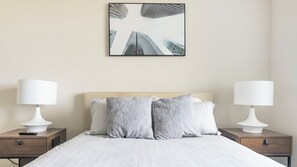 Appartement, 2 slaapkamers (QueenBed) | Individueel gedecoreerd, individueel gemeubileerd, een bureau