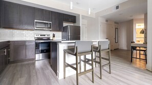 อพาร์ทเมนท์, 1 ห้องนอน | ครัวส่วนตัว | ตู้เย็นขนาดใหญ่, ไมโครเวฟ, เตาอบ, เตาประกอบอาหาร