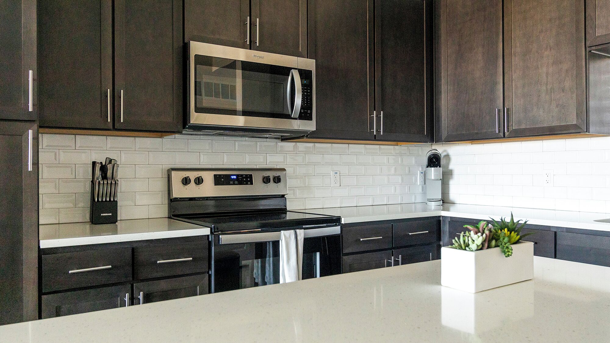 Apartment, 2 Bedrooms | Private kitchen | Full-size fridge, microwave, oven, stovetop