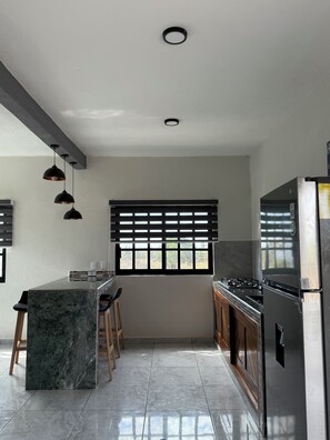 Fridge, stovetop, coffee/tea maker, blender - Charming 1-bedroom house with WiFi and AC in fabulous Saladita (Saladita)