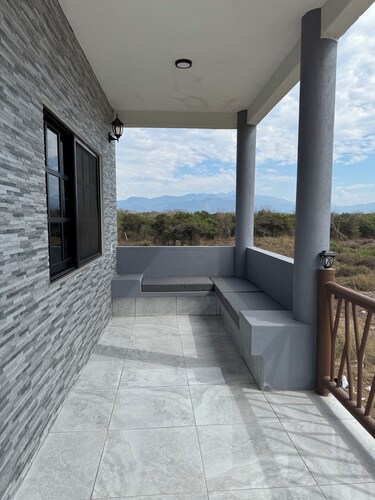 Charming 1-bedroom house with WiFi and AC in fabulous Saladita