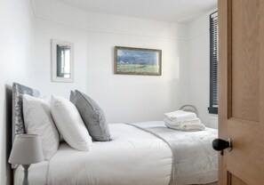 2 makuuhuonetta, silitysrauta/-lauta, vauvan matkasänky, ilmainen Wi-Fi