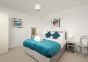 2 室のベッドルーム、アイロン / アイロン台、旅行用ベビーベッド、WiFi (無料)