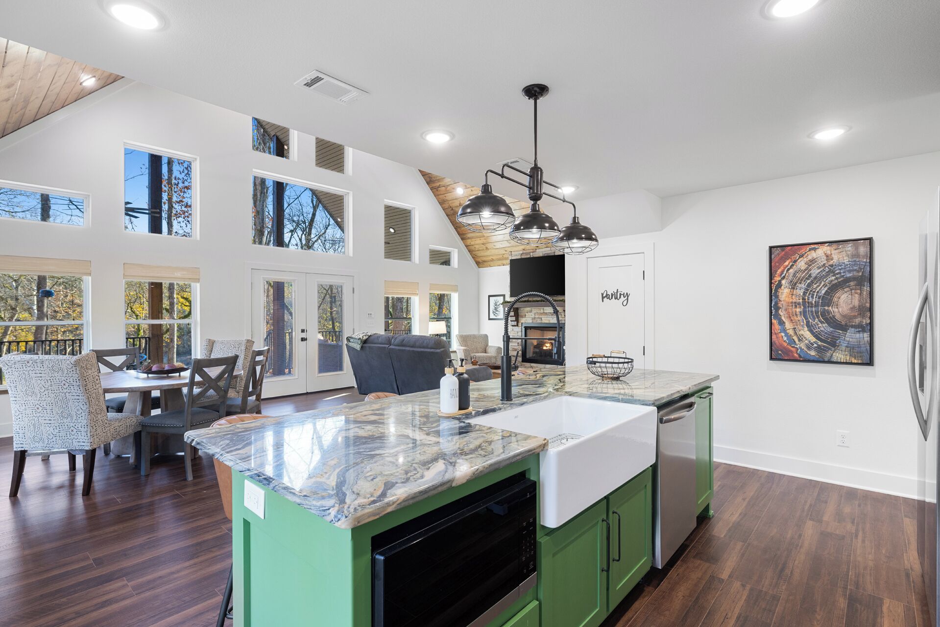 Refrigerador, microondas, horno, placa de cocina