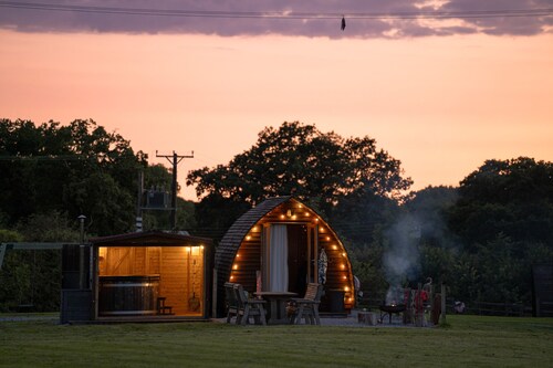 En-suite Wooden Cabin With Hot Tub