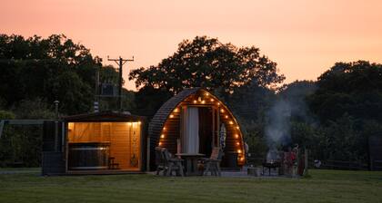 En-suite Wooden Cabin With Hot Tub